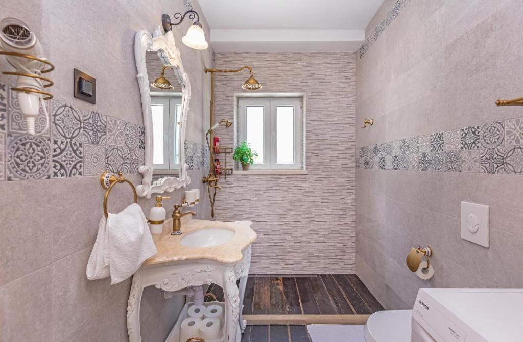 Apartments More Luxury Sobra Екстериор снимка