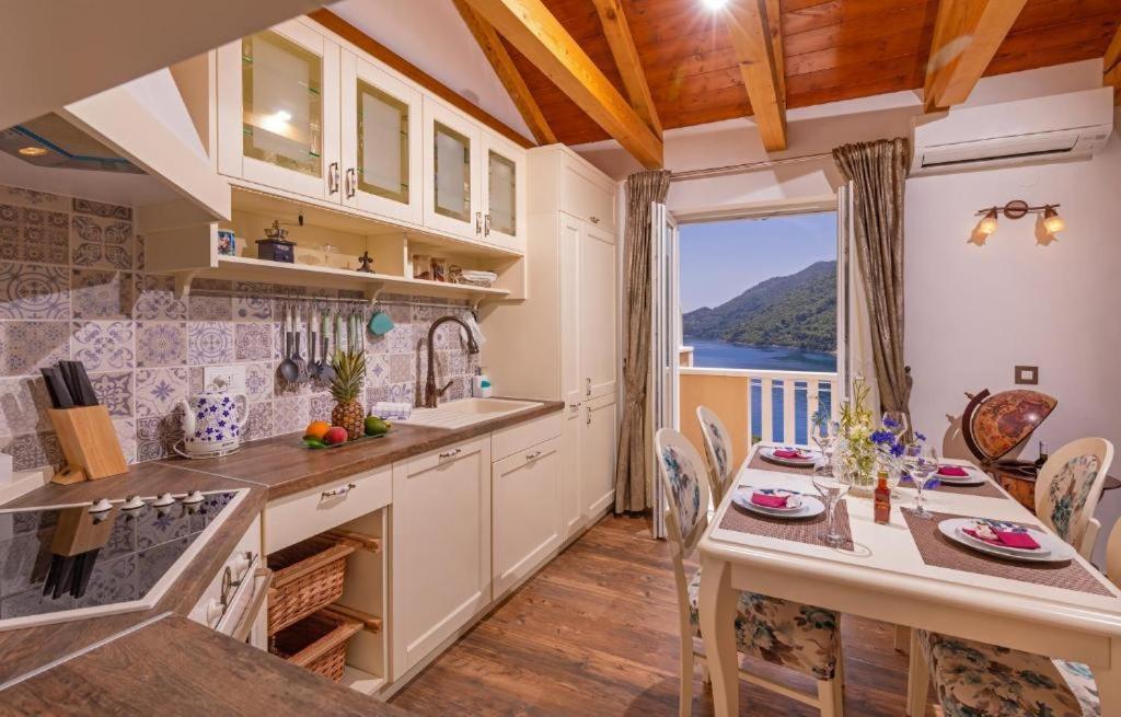 Apartments More Luxury Sobra Екстериор снимка