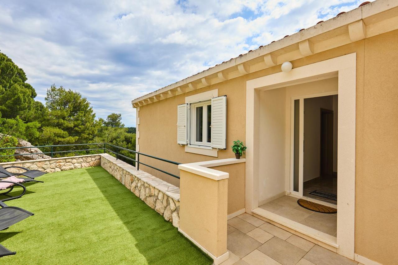 Apartments More Luxury Sobra Екстериор снимка